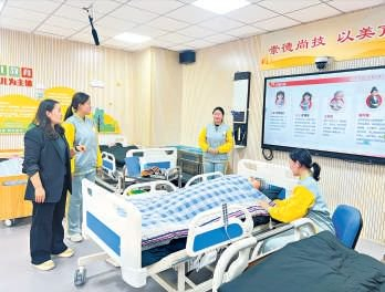 智慧健康养老服务专业更侧重于学习和锻炼管理能力。