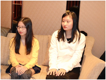 加州大学伯克利分校学生 王辰宇（右一） 和麻省大学阿姆赫斯特分校学生 王雨辰（左一）