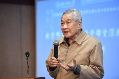 北京师范大学教授何克抗