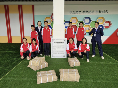 贵州习水县第八中学师生合影