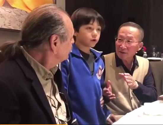 刘烨之子诺一就读国际校 小小年纪做起同声传译_手机新浪网