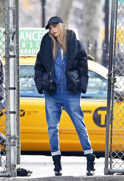 搭配牛仔连身裤