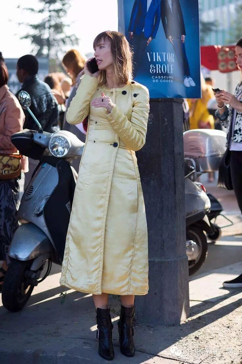 裙装款式羽绒服