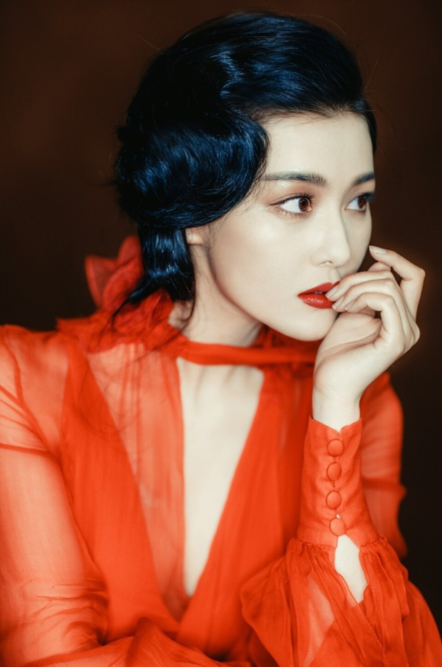 张馨予妩媚红衣造型_新浪图片