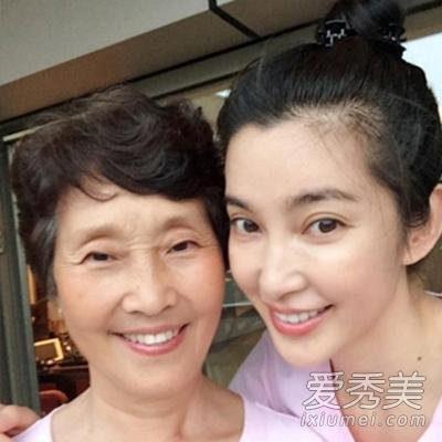 李冰冰——与妈妈的素颜合影