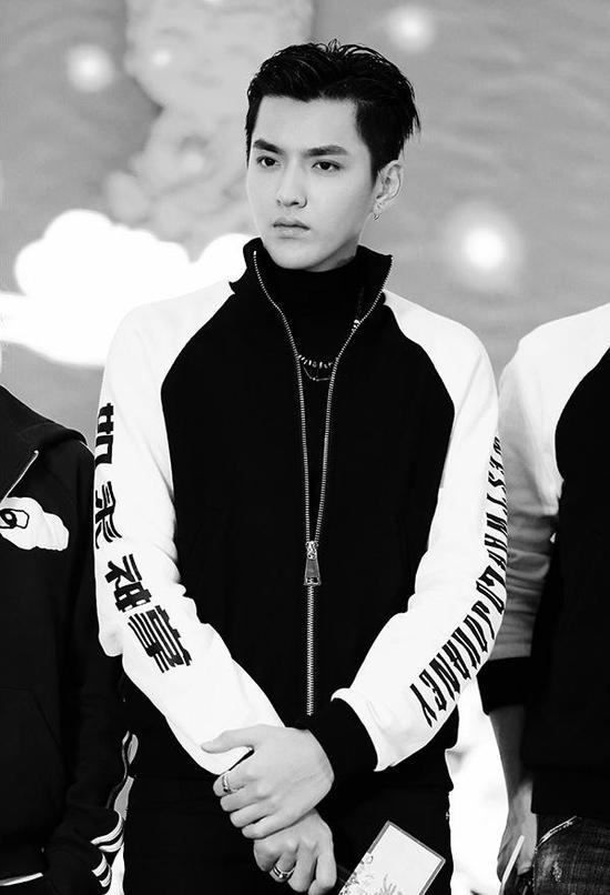 （《西游伏妖篇》广州发布会 吴亦凡身穿ANNAKIKI跨界系列单品亮相）