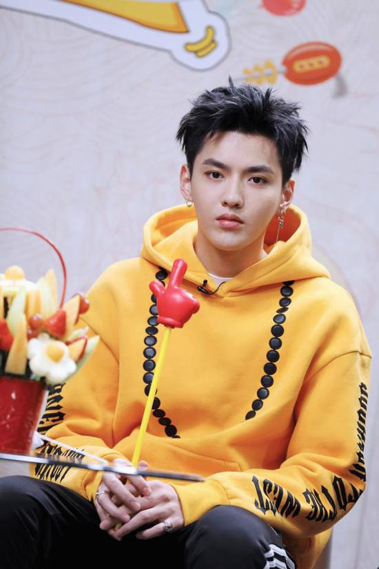 （《西游伏妖篇》北京发布会 周星驰、吴亦凡身穿ANNAKIKI跨界系列单品亮相）