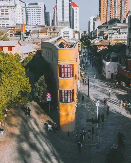 小红书@广东在逃饭桶