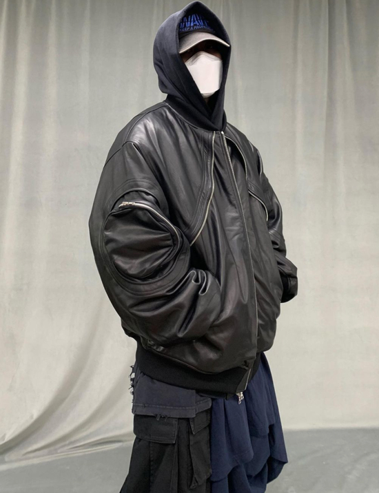 FAR CIRCLE ARM LEATHER BOMBER