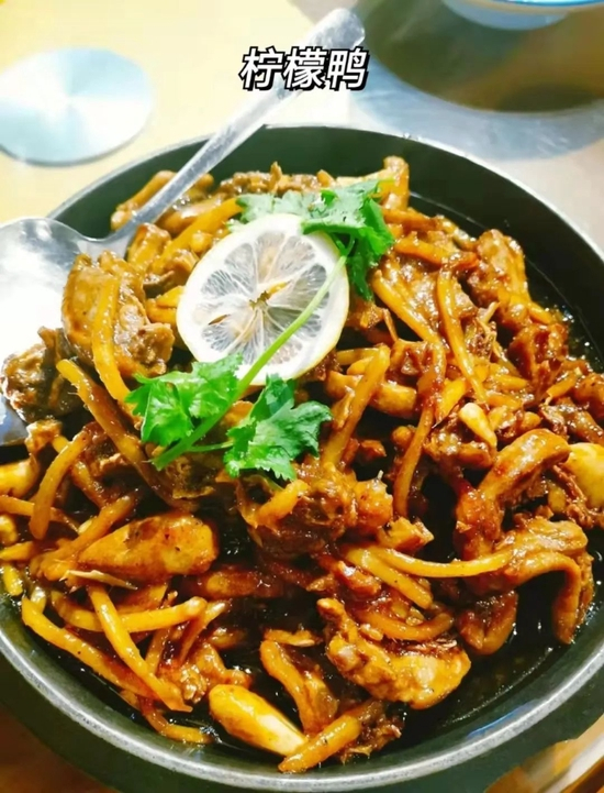 小红书@路路路遇