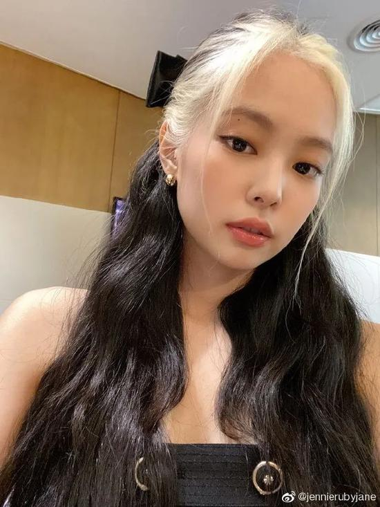图源：微博@jennierubyjane