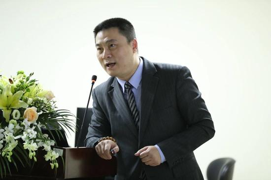 王炜教授讲解晚期面瘫微笑功能重建