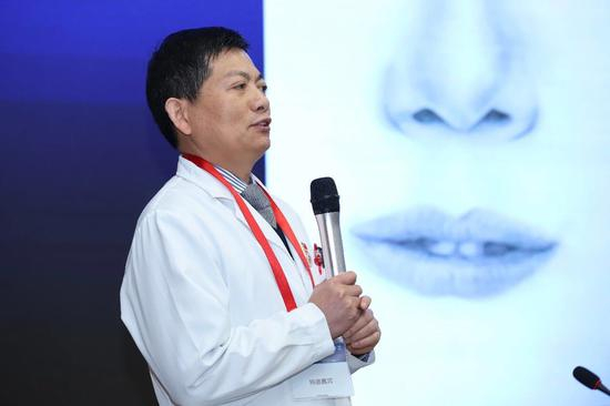 李圣利教授讲解鼻整形原则与歪鼻整形