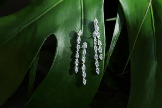 HEARTS ON FIRE Aerial Double Dewdrop Stiletto 18K白金钻石耳环