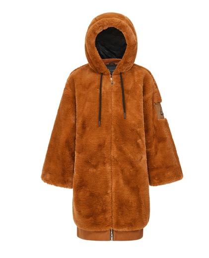 Lil Dre和Jaychelle Yamanoha 演绎Moose Knuckles State XL Bunny