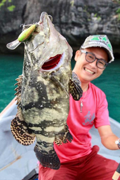 皇包车旅行兰卡威当地华人“疯狂渔夫”
