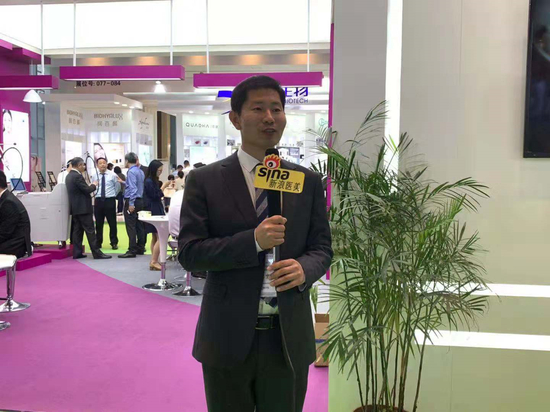 夏志宽接受新浪医美的采访