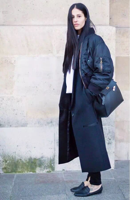 大衣外披羽绒夹克