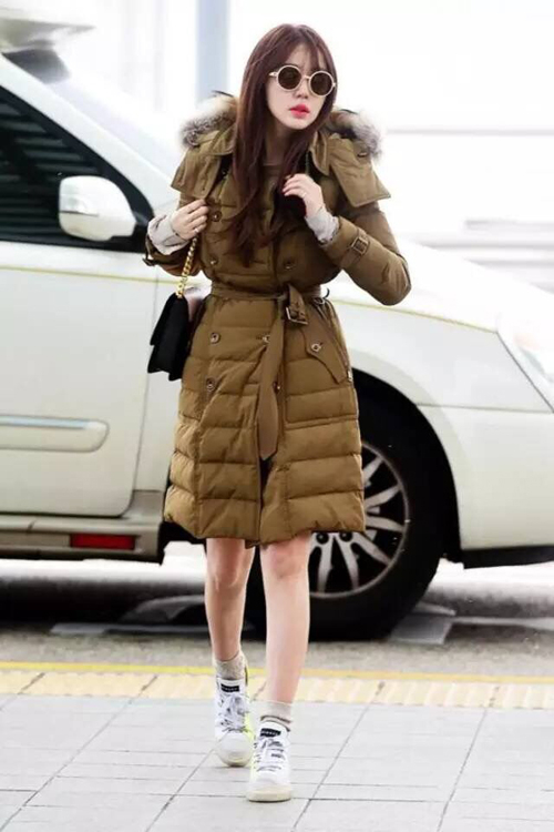 军绿色收腰中长款羽绒服