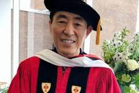 张艺谋获波士顿大学荣誉博士学位 妻子陈婷发博祝贺