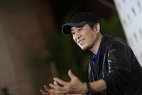 张艺谋天价签约新公司 未来将拍三部网剧