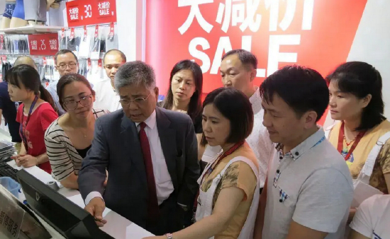 疫情期间，真维斯依然坚持给员工发放全薪