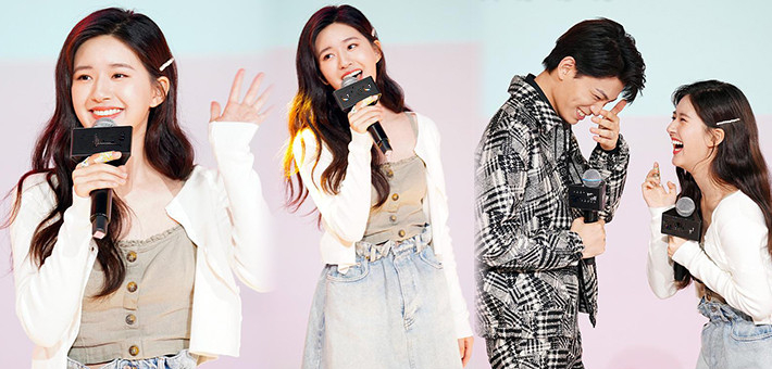 赵露思与丁禹兮对视互动甜