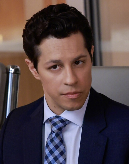 《老练律师》剧组惊爆性侵丑闻，演员大卫·德尔·里奥当场被开除