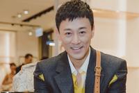 林峯送包包会让老婆自己选颜色 谈及生二胎表示顺其自然