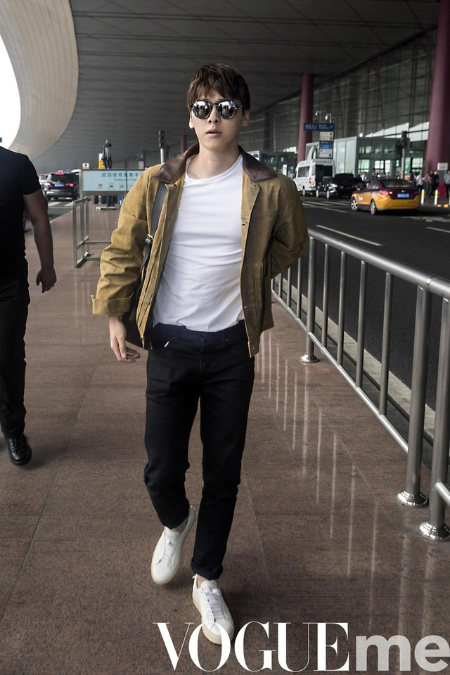 组图：李易峰纽约时装周出发