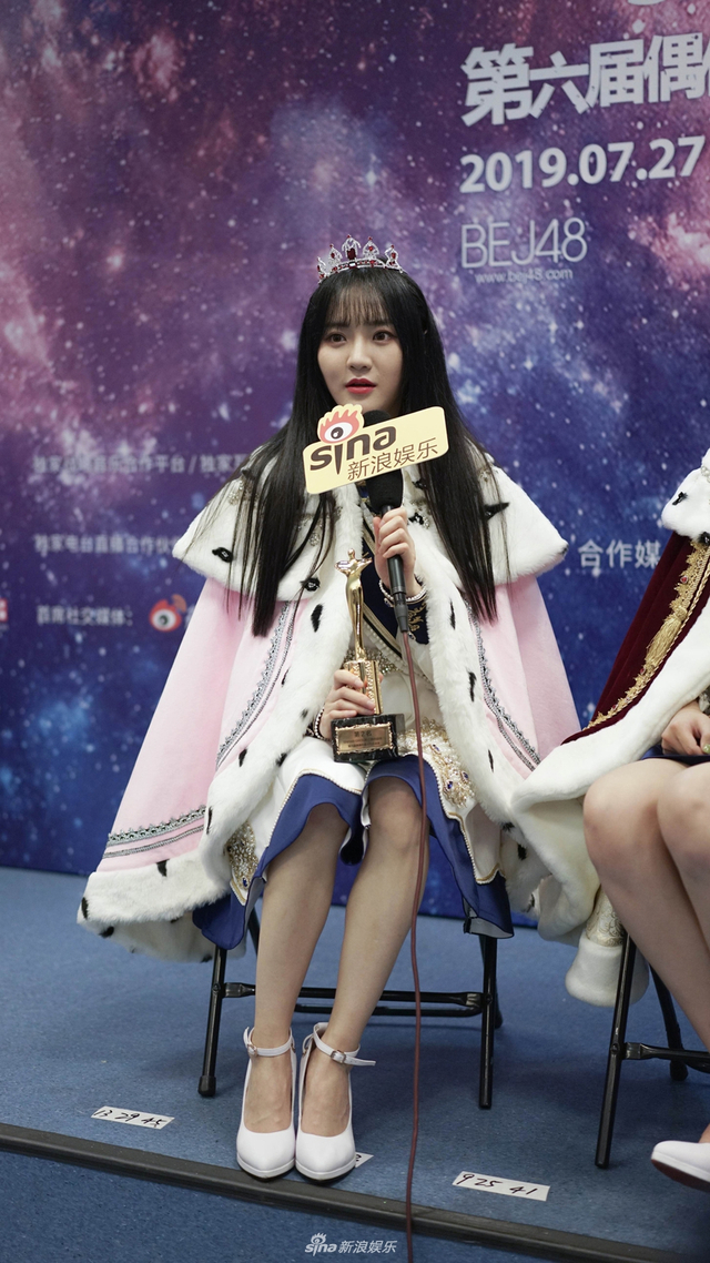 组图：独家对话SNH48总决选TOP3 李艺彤称第一不再是唯一目标