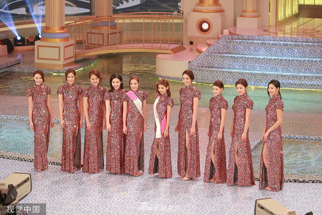 组图：2019港姐决赛黄嘉雯夺冠泪洒现场 王菲古佩玲分获亚季军