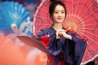 赵丽颖国风大片花絮照公开 手拿折纸伞造型惊艳
