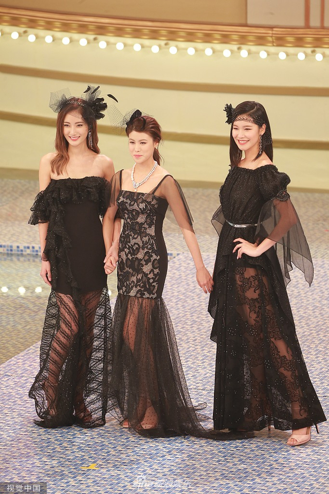 组图：2019港姐决赛黄嘉雯夺冠泪洒现场 王菲古佩玲分获亚季军