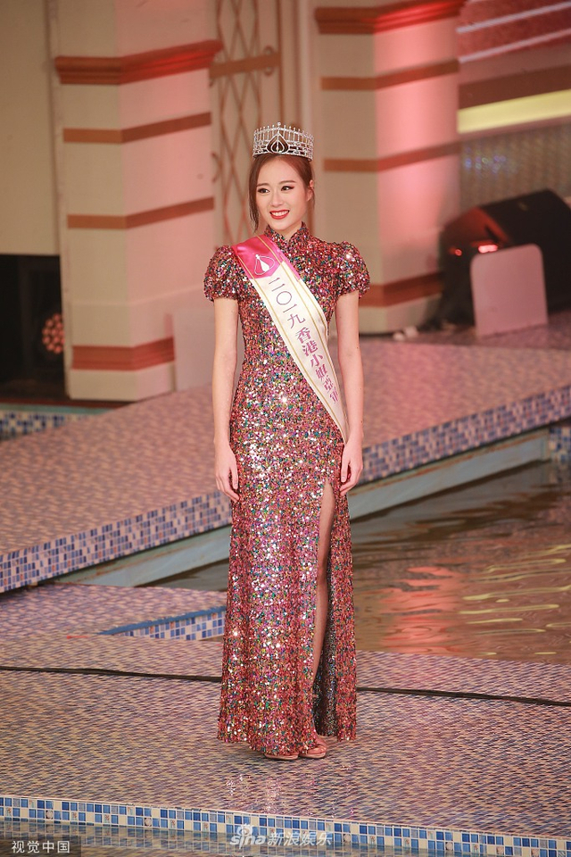 组图：2019港姐决赛黄嘉雯夺冠泪洒现场 王菲古佩玲分获亚季军