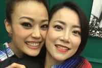神仙友情!霍汶希发合照庆祝容祖儿出道二十一周年
