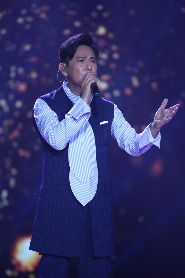 张信哲深情献唱