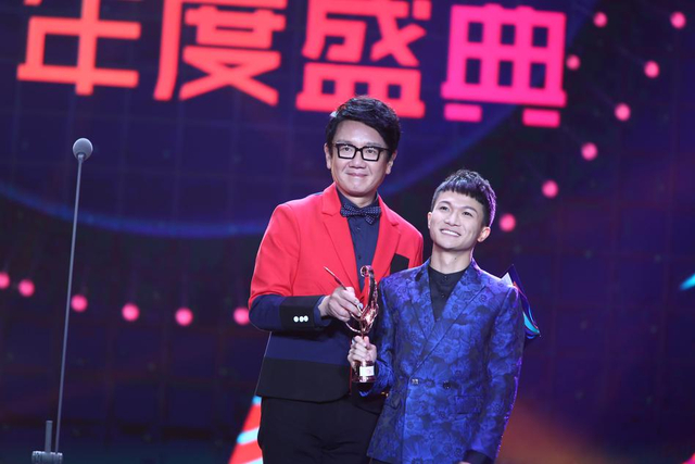 周深获年度最佳电影歌曲奖项