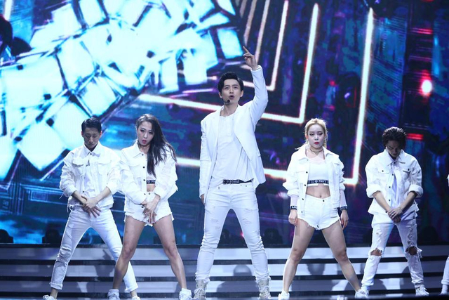 魏晨十年特别舞台