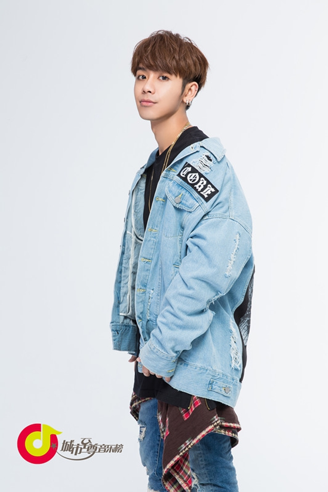 鼓鼓拿下“年度至尊新人-港台地区”