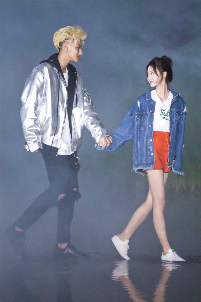 马泽涵出演黄子韬《还来得及》mv 形象清新甜美