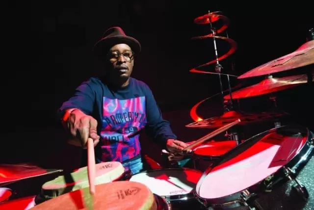 Chris Dave Drumhedz