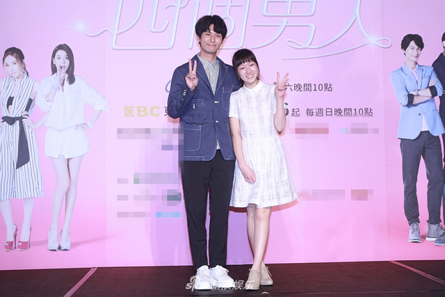 严爵(左)与李翊君女儿香奈儿
