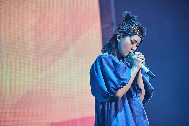 周笔畅巡演全程高跟鞋玩唱跳