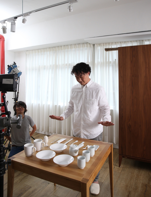 组图：陈奕迅新曲《海胆》MV首发 诠释铁汉柔情