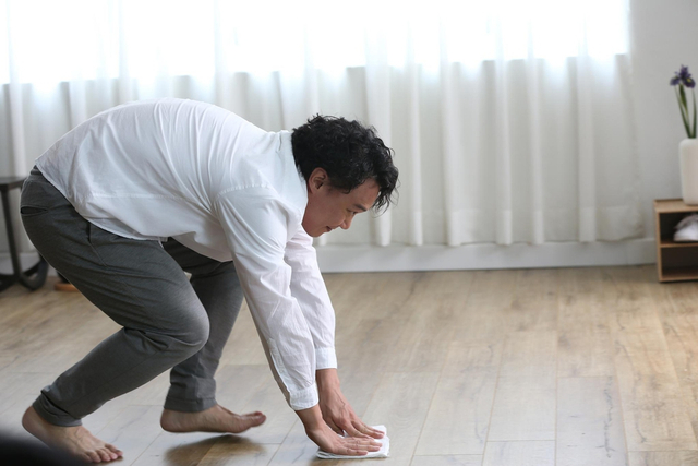 组图：陈奕迅新曲《海胆》MV首发 诠释铁汉柔情