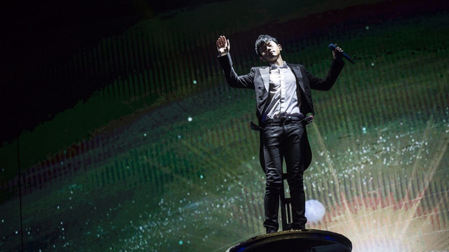 组图：张杰演唱会长沙站落幕 张碧晨惊喜现身合唱