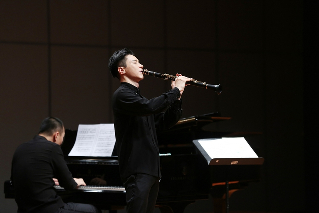 王弢独奏音乐会北京奏响 黑胶唱片现场发行