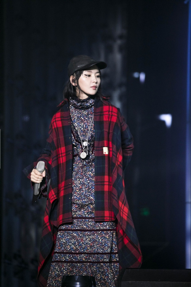 周笔畅上海站演唱会首唱新歌