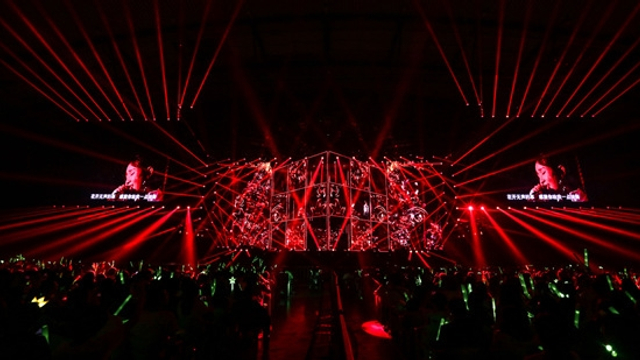 周笔畅上海站演唱会首唱新歌